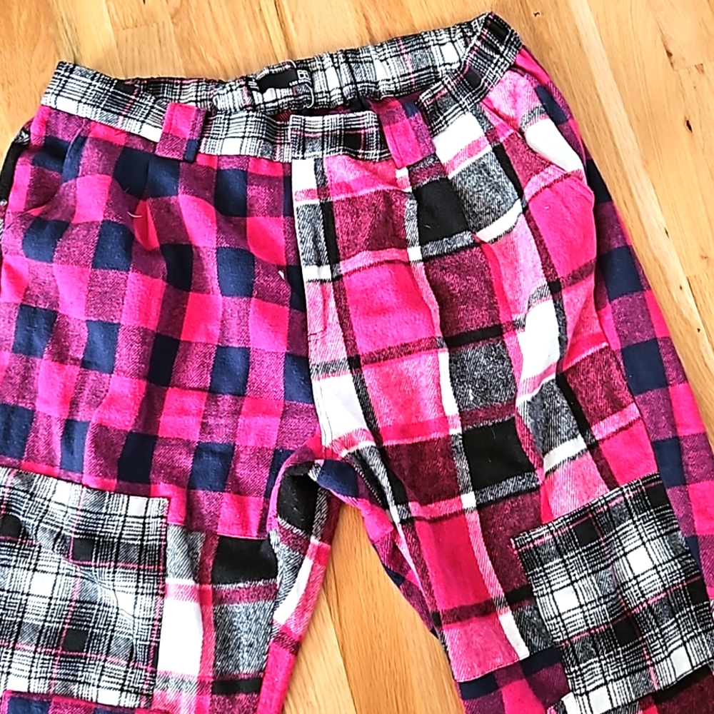 Pink & Black Plaid pants with cinched ankles Size 2